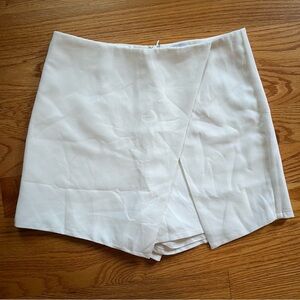 Princess Polly white skort size 8